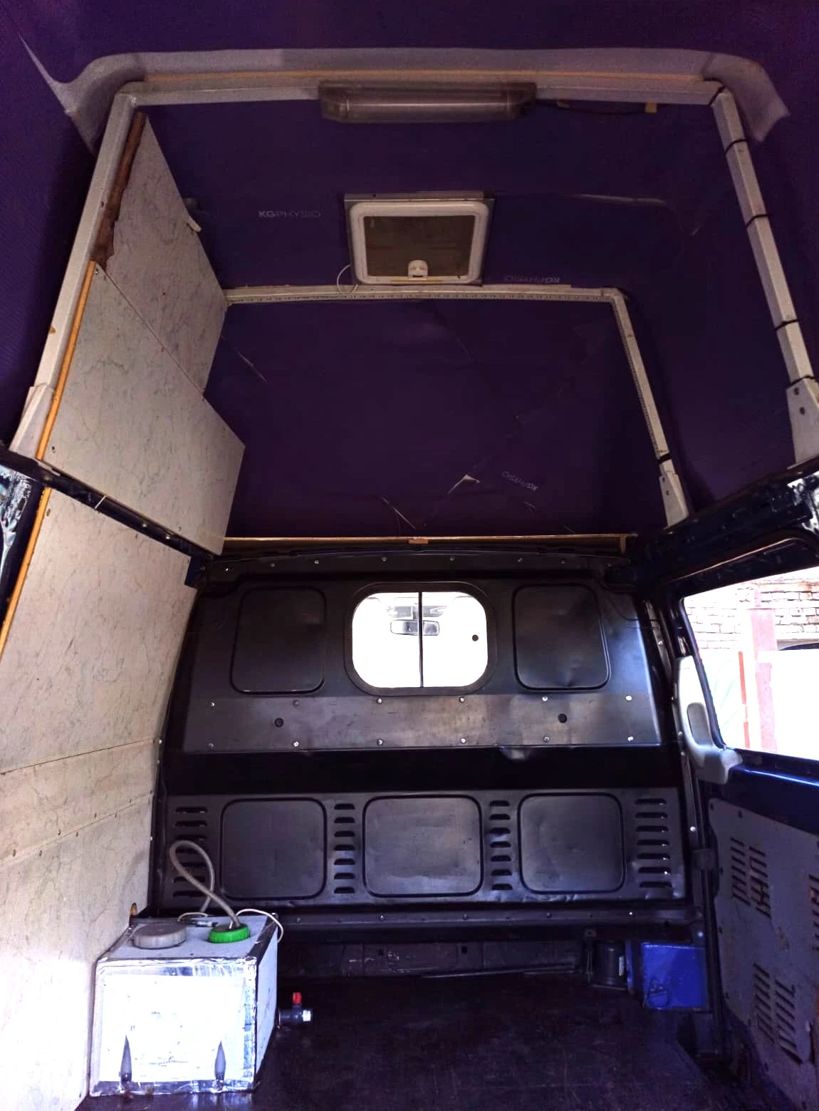  Mercedes-Benz 111 4* 4  | Mobile.bg   11