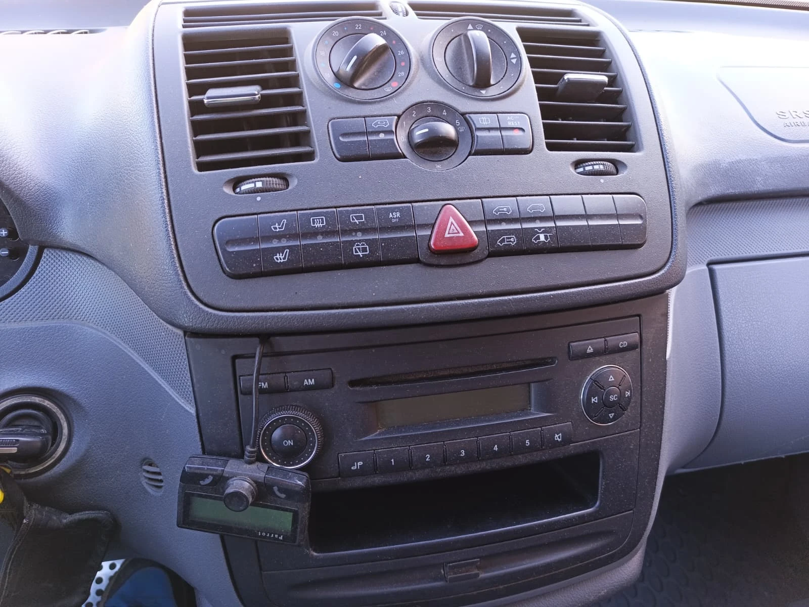  Mercedes-Benz 111 4* 4  | Mobile.bg   6