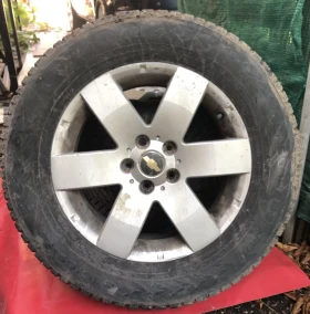 Гуми с джанти Nokian 235/65R17, снимка 1 - Гуми и джанти - 48120062