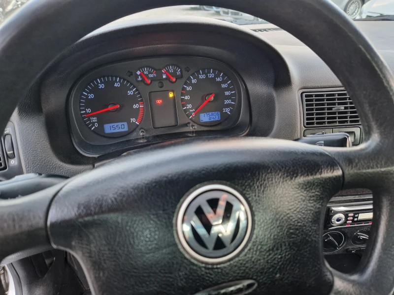 VW Golf 1.4i klima , снимка 10 - Автомобили и джипове - 48386864