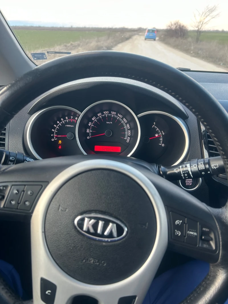 Kia Venga, снимка 8 - Автомобили и джипове - 49198581