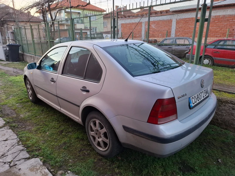 VW Bora, снимка 3 - Автомобили и джипове - 49378595