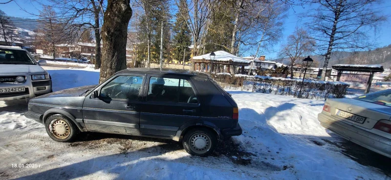 VW Golf 1.6, снимка 5 - Автомобили и джипове - 49398099