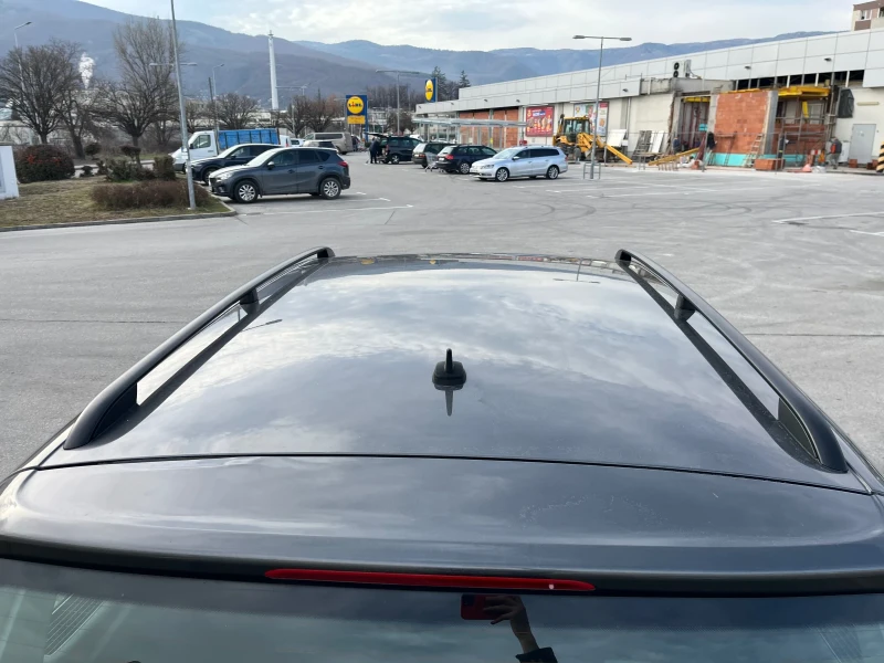 VW Touran, снимка 5 - Автомобили и джипове - 52471922