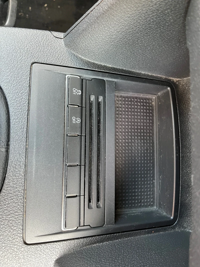 VW Touran, снимка 10 - Автомобили и джипове - 52471922