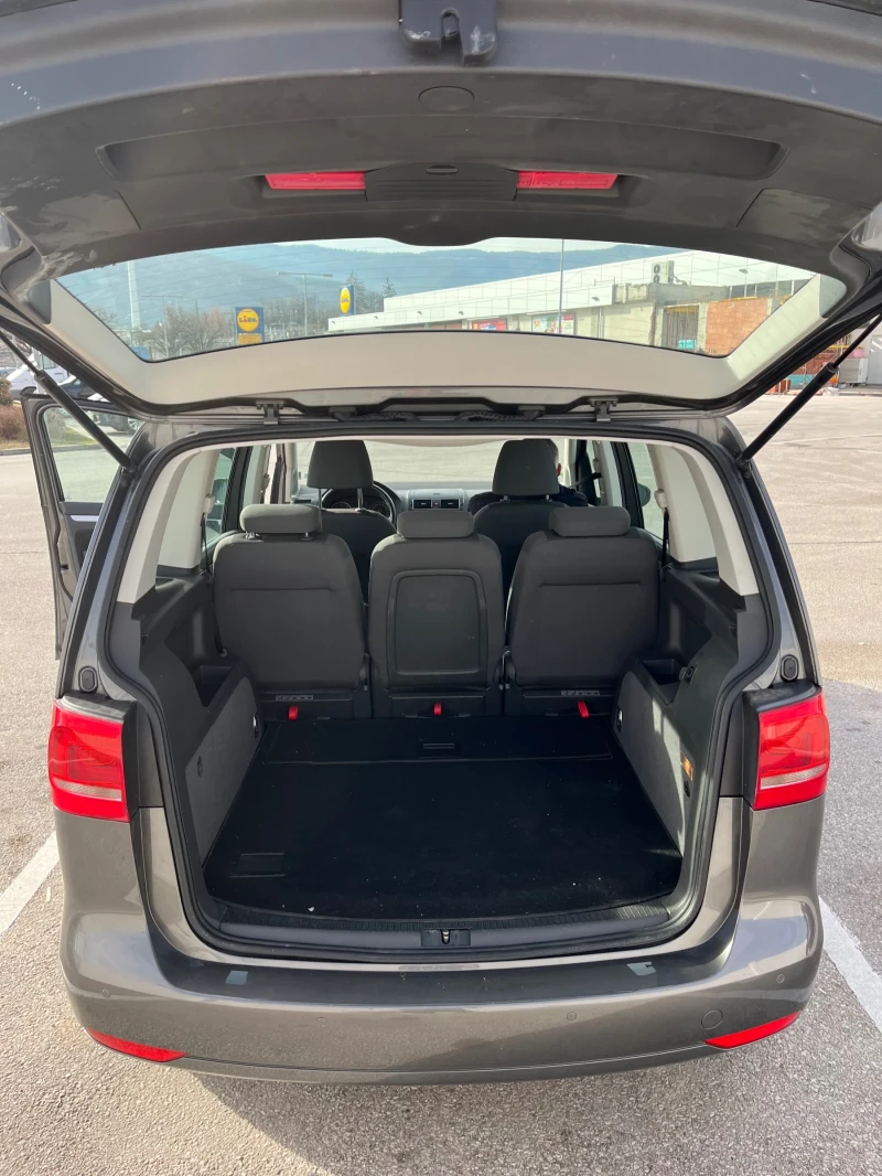 VW Touran, снимка 4 - Автомобили и джипове - 52471922