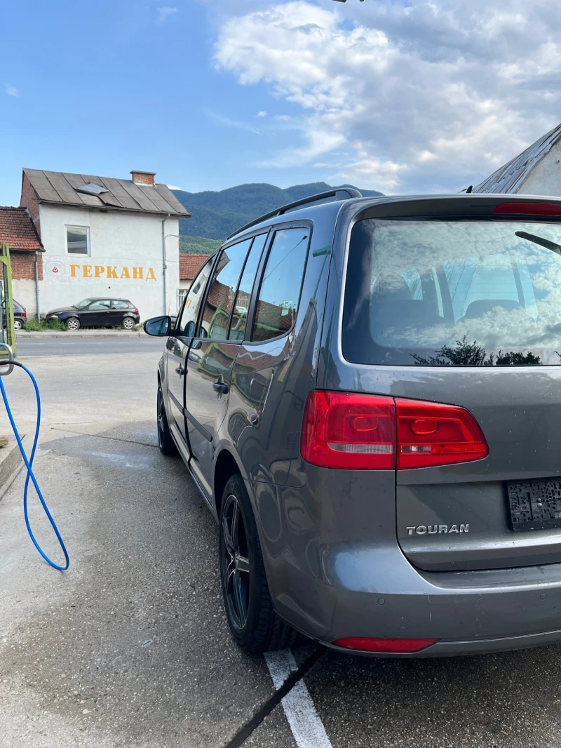 VW Touran, снимка 12 - Автомобили и джипове - 52471922