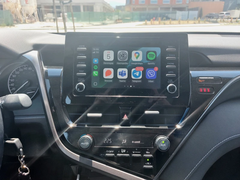 Toyota Camry SE, снимка 11 - Автомобили и джипове - 52146201