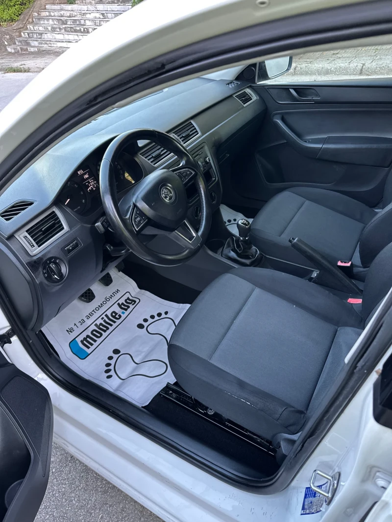 Skoda Rapid 1.2TSI 105k, снимка 8 - Автомобили и джипове - 52116297