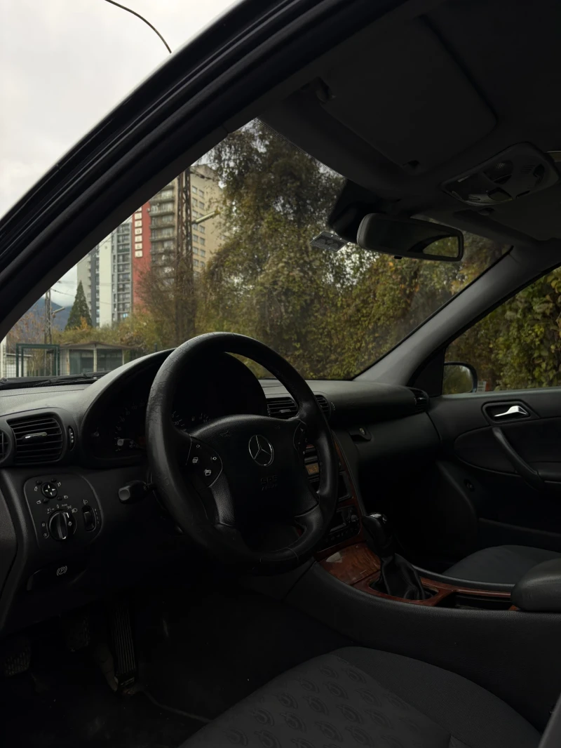 Mercedes-Benz C 200, снимка 5 - Автомобили и джипове - 52321297