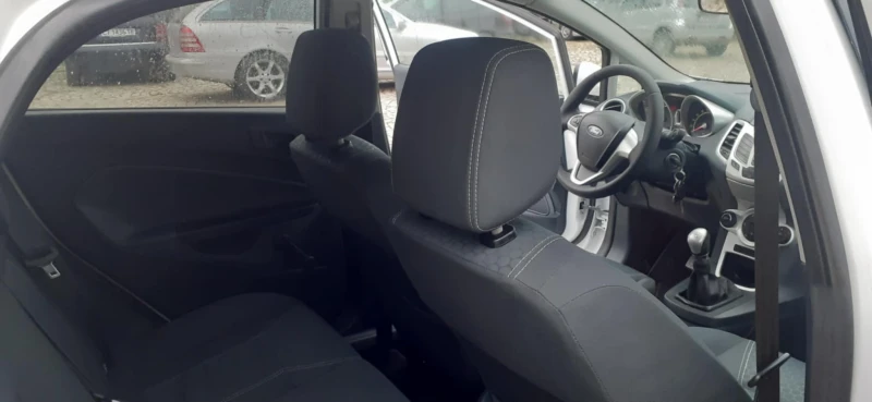 Ford Fiesta 1.5i Бензин/ГАЗ, снимка 12 - Автомобили и джипове - 52331378