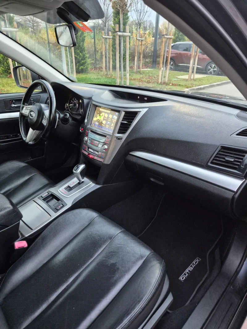 Subaru Outback 2.5 АВТОМАТ* EXECUTIVE* СЕРВИЗНА ИСТОРИЯ , снимка 9 - Автомобили и джипове - 52540890