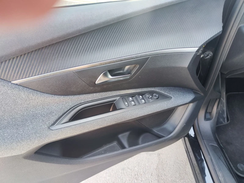 Peugeot 3008 1.5 BLUE- HDI, снимка 8 - Автомобили и джипове - 52541055