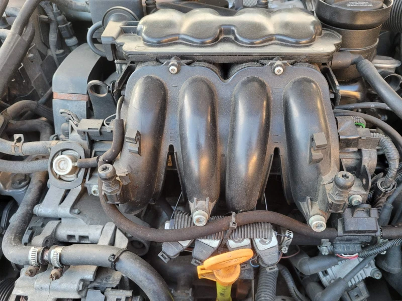 VW Golf 1.6, снимка 6 - Автомобили и джипове - 52828614