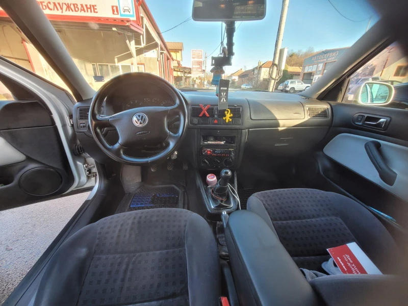 VW Golf 1.6, снимка 12 - Автомобили и джипове - 52828614