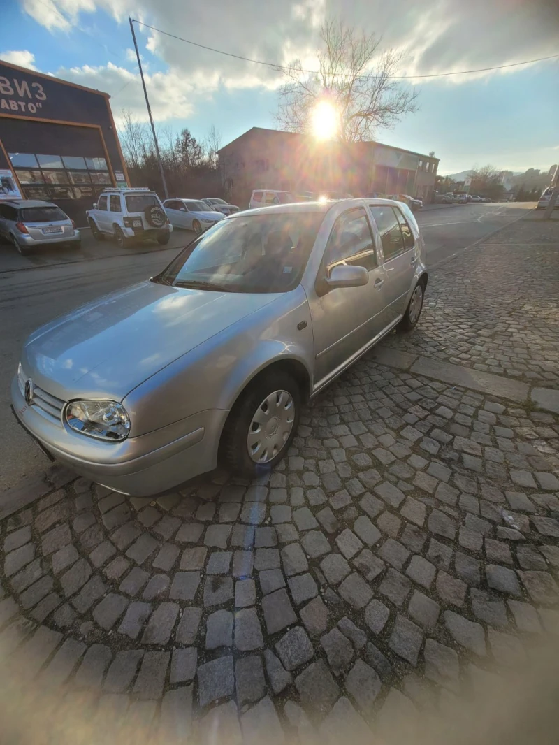 VW Golf 1.6, снимка 3 - Автомобили и джипове - 52828614