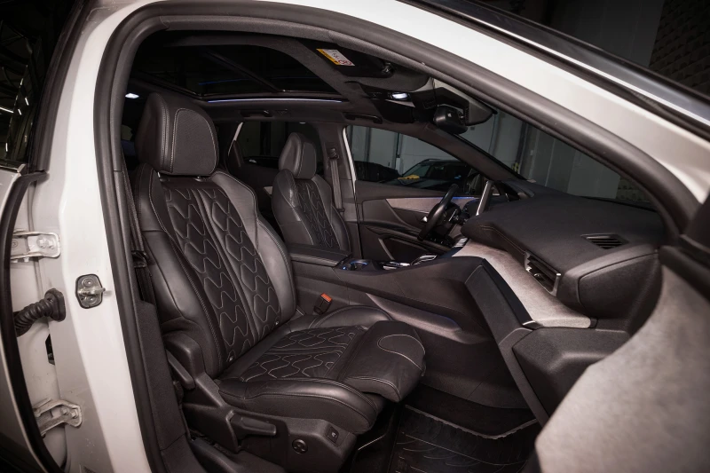 Peugeot 3008 2.0Blue-HDi* GT Line* ПАНОРАМА* ПОДГРЕВ* КРУИЗ КОН, снимка 10 - Автомобили и джипове - 53088772