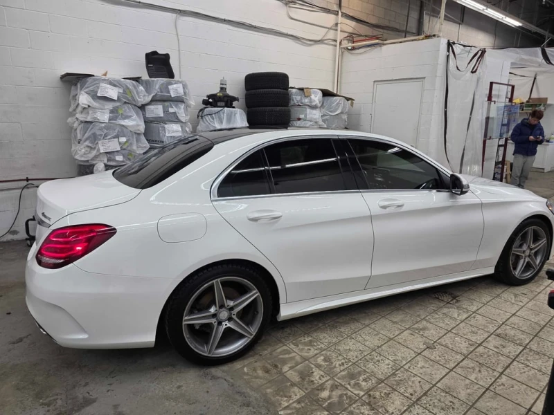 Mercedes-Benz C 300 * CARFAX * ЦЕНА ДО БГ, снимка 3 - Автомобили и джипове - 53241292