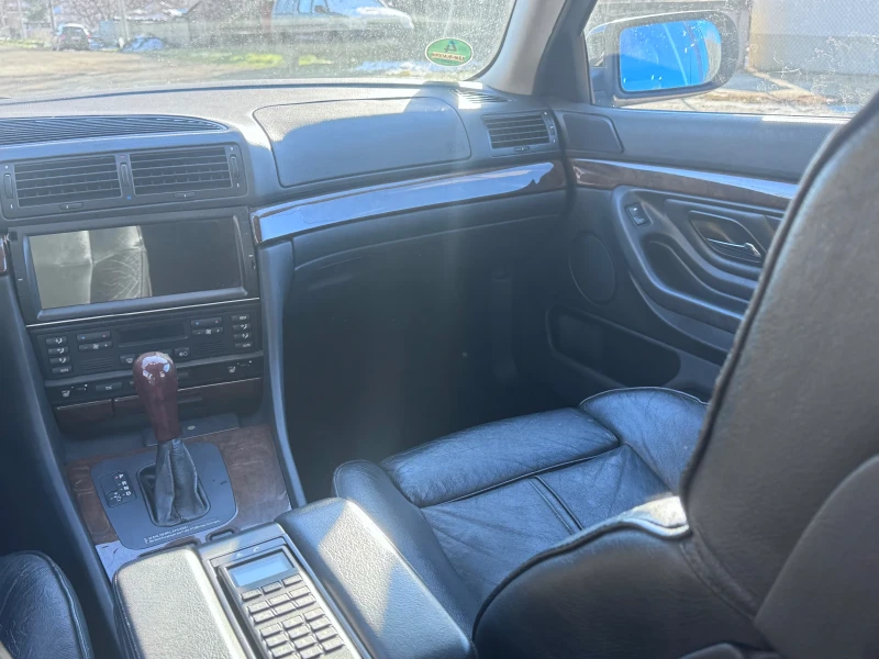 BMW 740, снимка 10 - Автомобили и джипове - 53266243