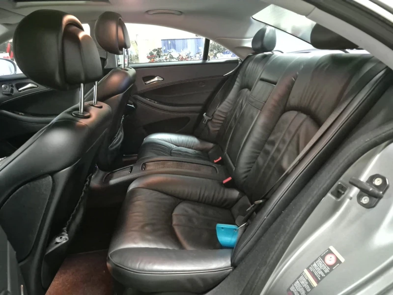 Mercedes-Benz CLS 550 ЗАДНО * * CARFAX * * ЧЕРЕН САЛОН * * , снимка 10 - Автомобили и джипове - 53290014