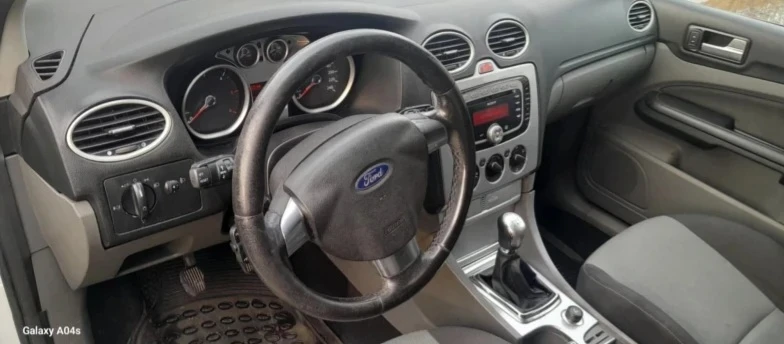 Ford Focus 1.6, снимка 5 - Автомобили и джипове - 48508528