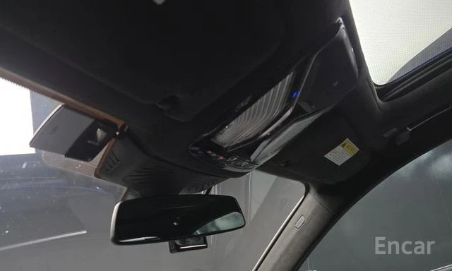 BMW 750 Li xDrive, снимка 16 - Автомобили и джипове - 54231870