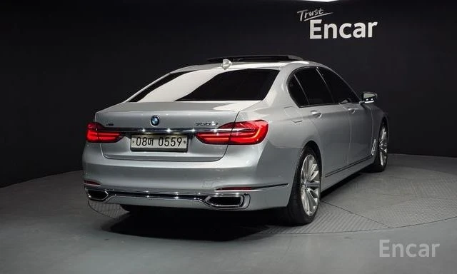 BMW 750 Li xDrive, снимка 2 - Автомобили и джипове - 54231870