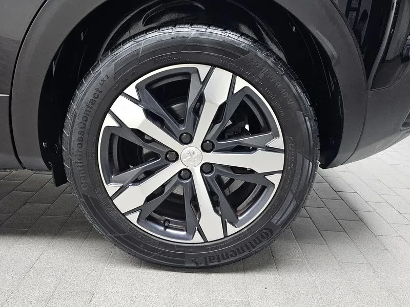 Peugeot 3008 1.5 BlueHDI Allure - САМО 30% АВАНС, снимка 10 - Автомобили и джипове - 55987590