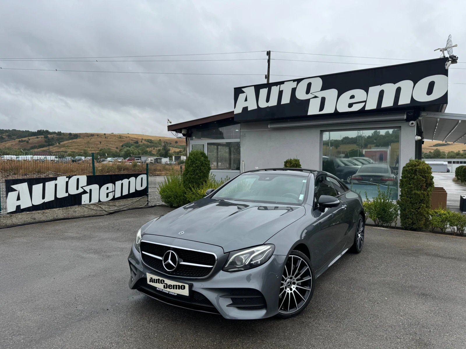 Mercedes-Benz E 220, снимка 1