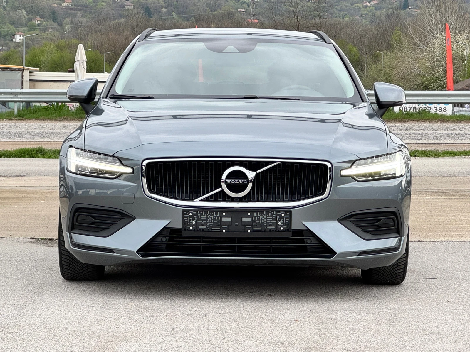Volvo V60 2.0D3 ИТАЛИЯ - изображение 4