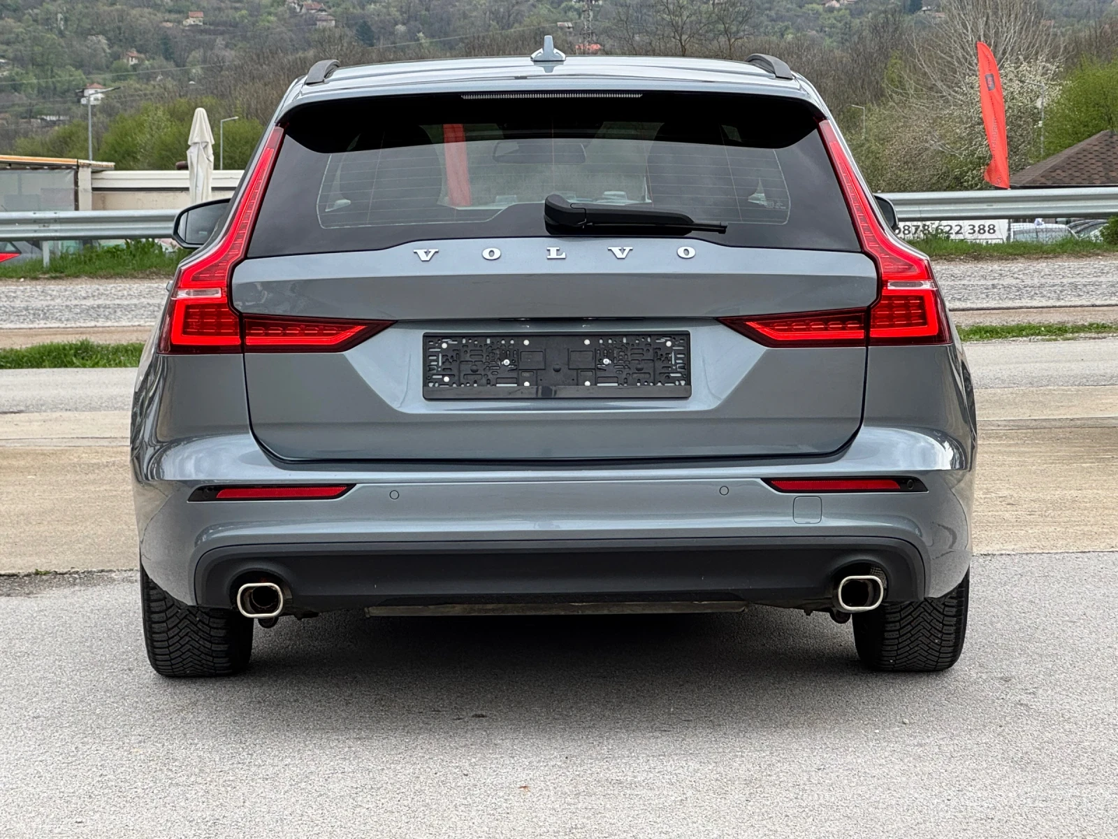 Volvo V60 2.0D3 ИТАЛИЯ - изображение 6