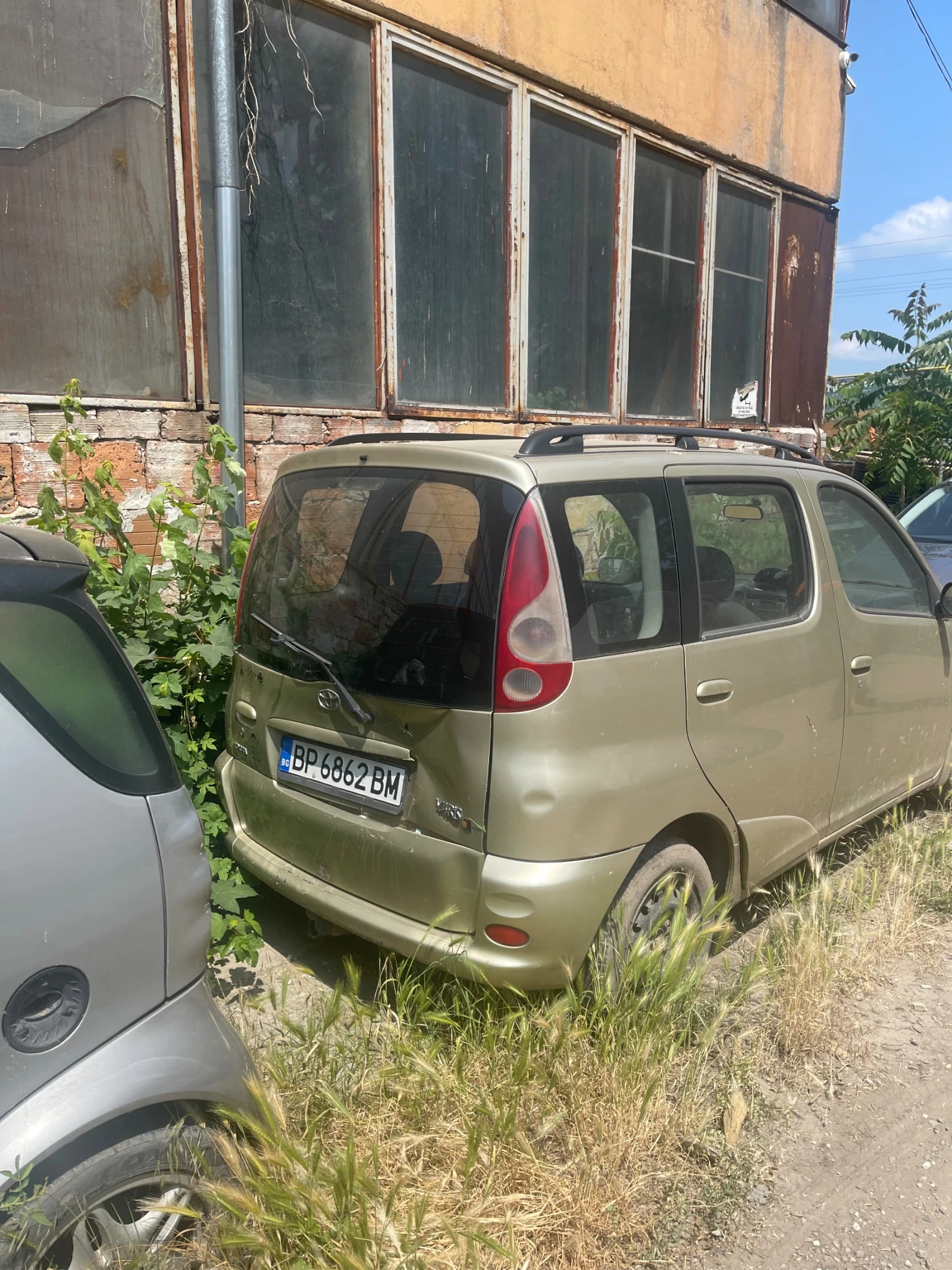 Toyota Yaris verso  - изображение 3