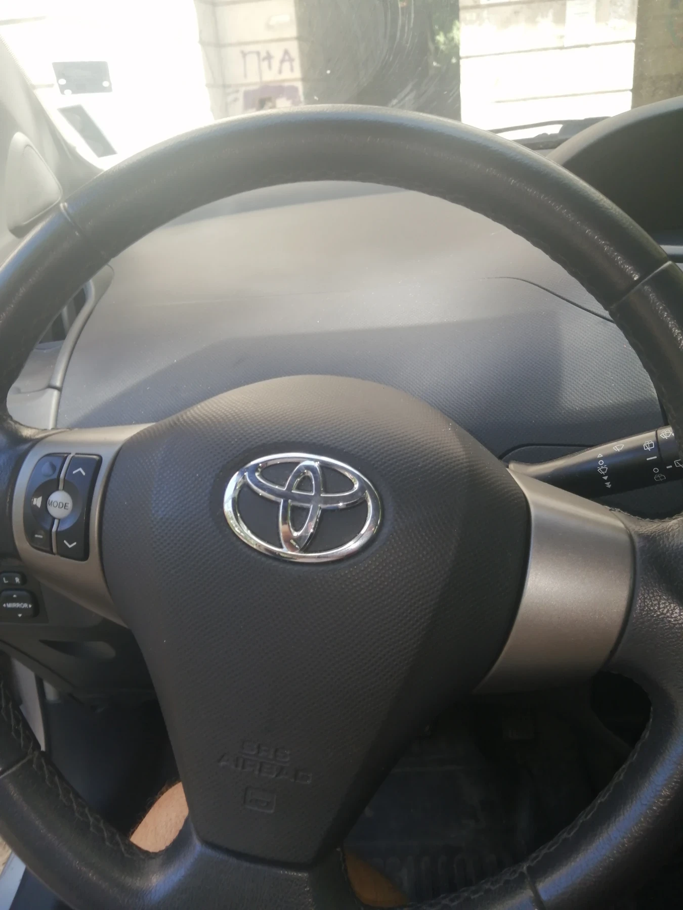 Toyota Yaris VVT-I - изображение 5