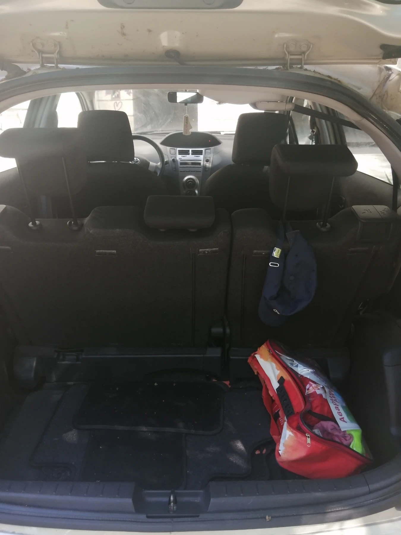 Toyota Yaris VVT-I - изображение 8