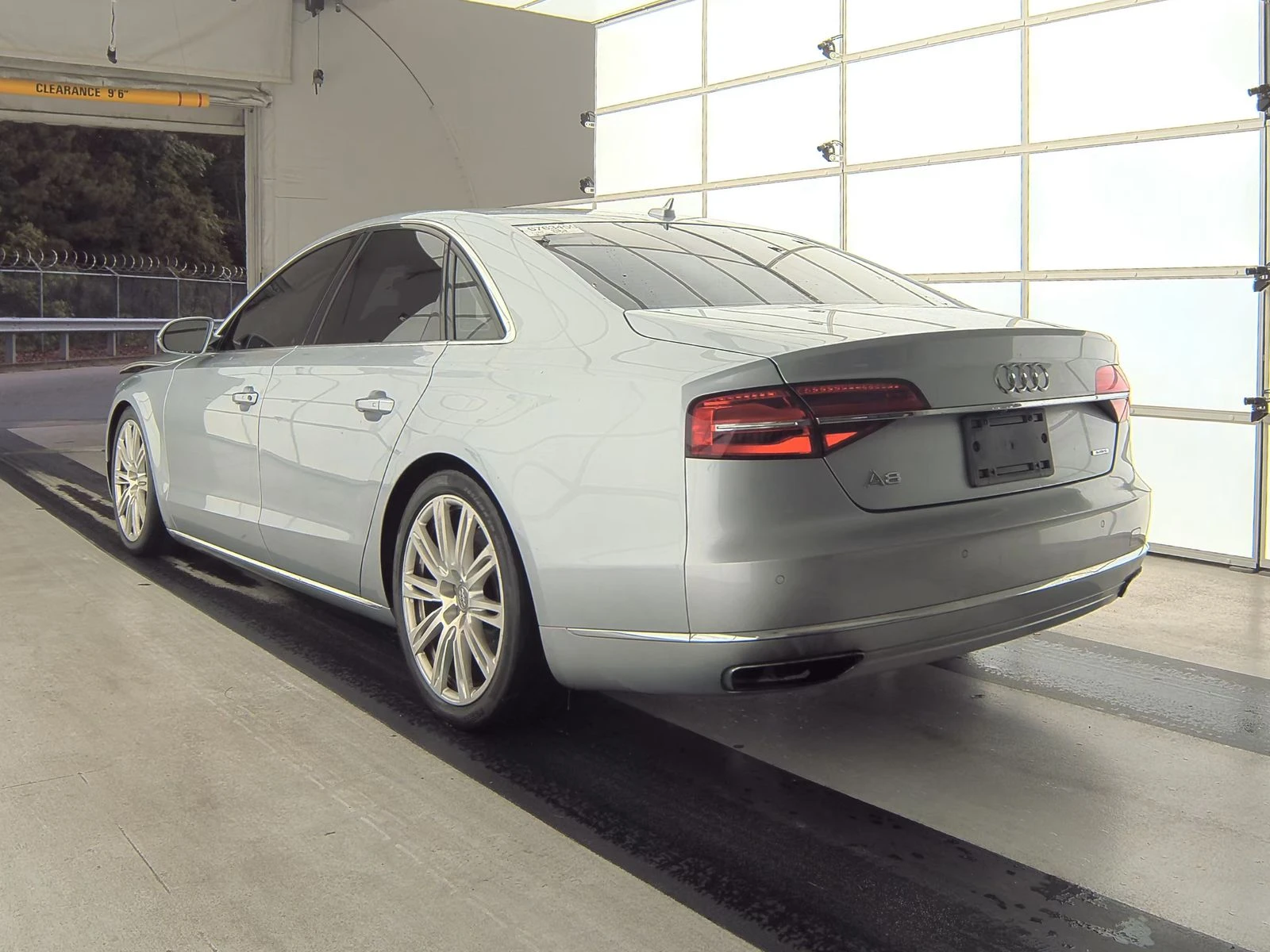 Audi A8 3.0T* MATRIX* ДИСТРОНИК* ХЕДЪП* МАСАЖ* 360КАМЕРА*  - изображение 4