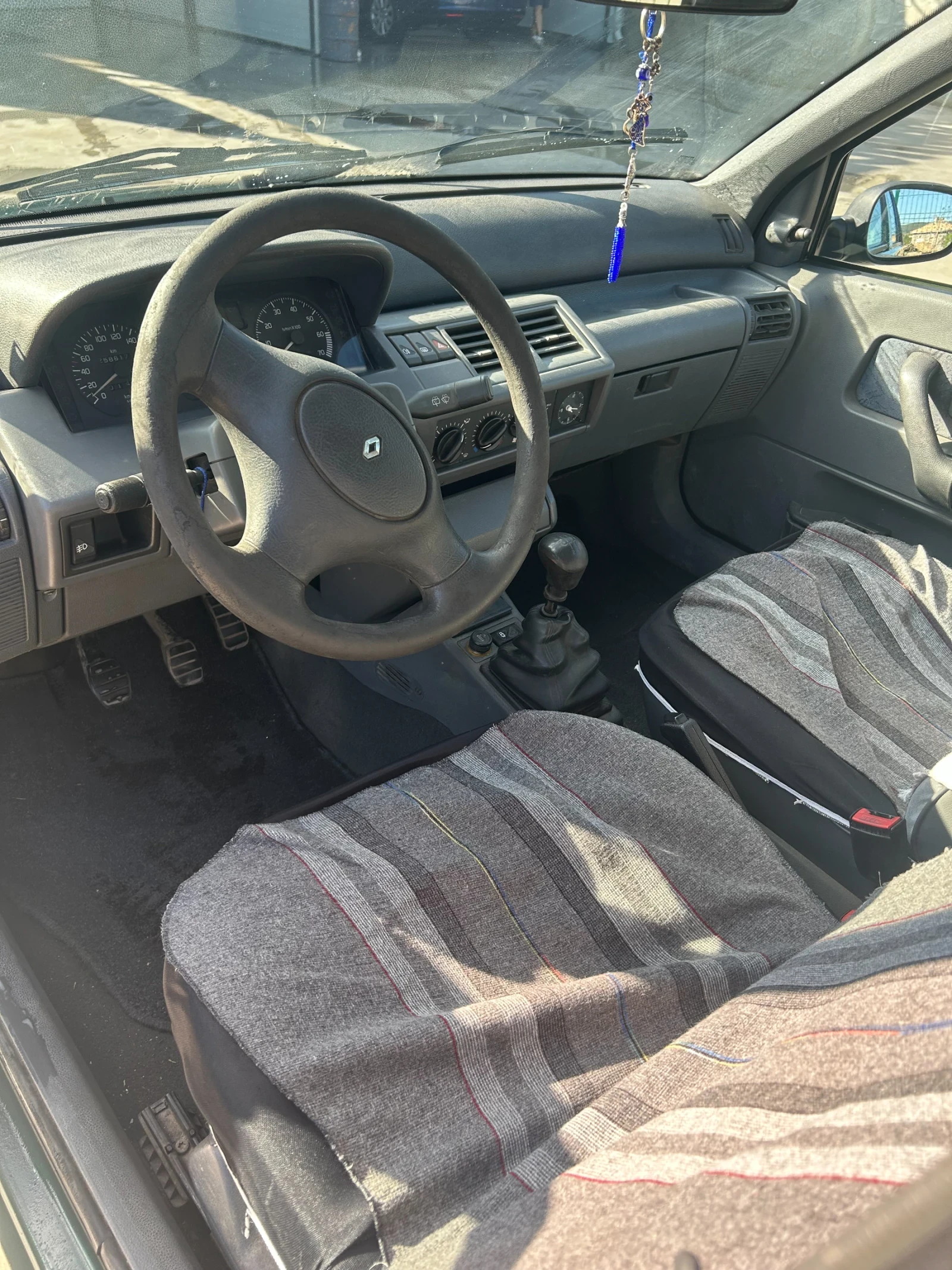 Renault Clio 1.4 - изображение 5
