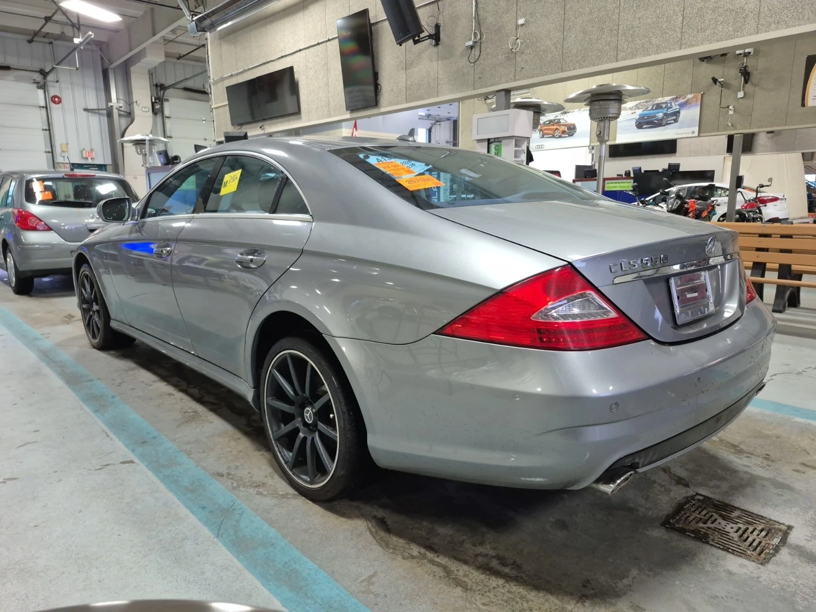 Mercedes-Benz CLS 550 ЗАДНО * * CARFAX * * ЧЕРЕН САЛОН * *  - изображение 4