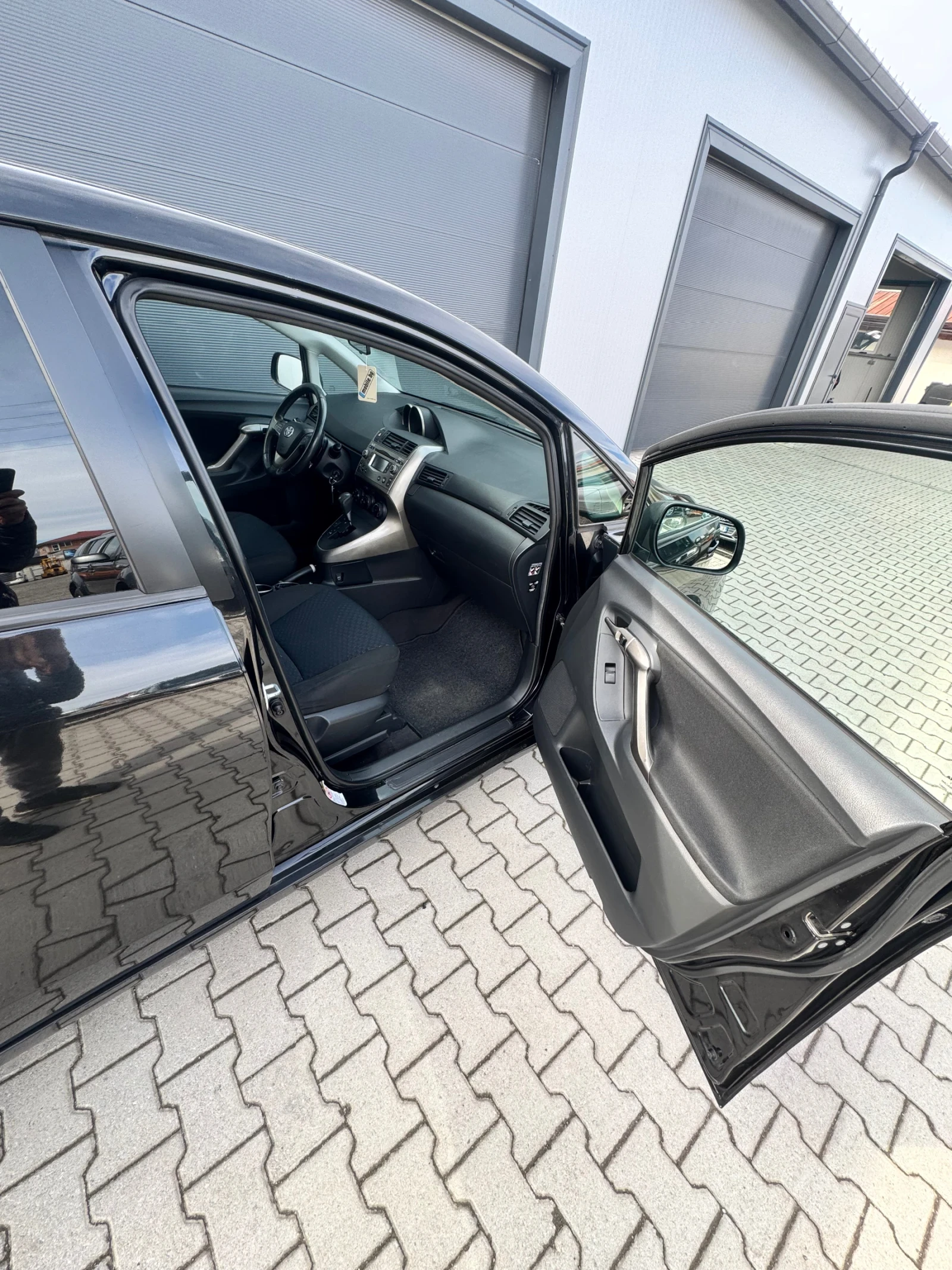 Toyota Verso 2.2 D4D 6+ 1 - изображение 10