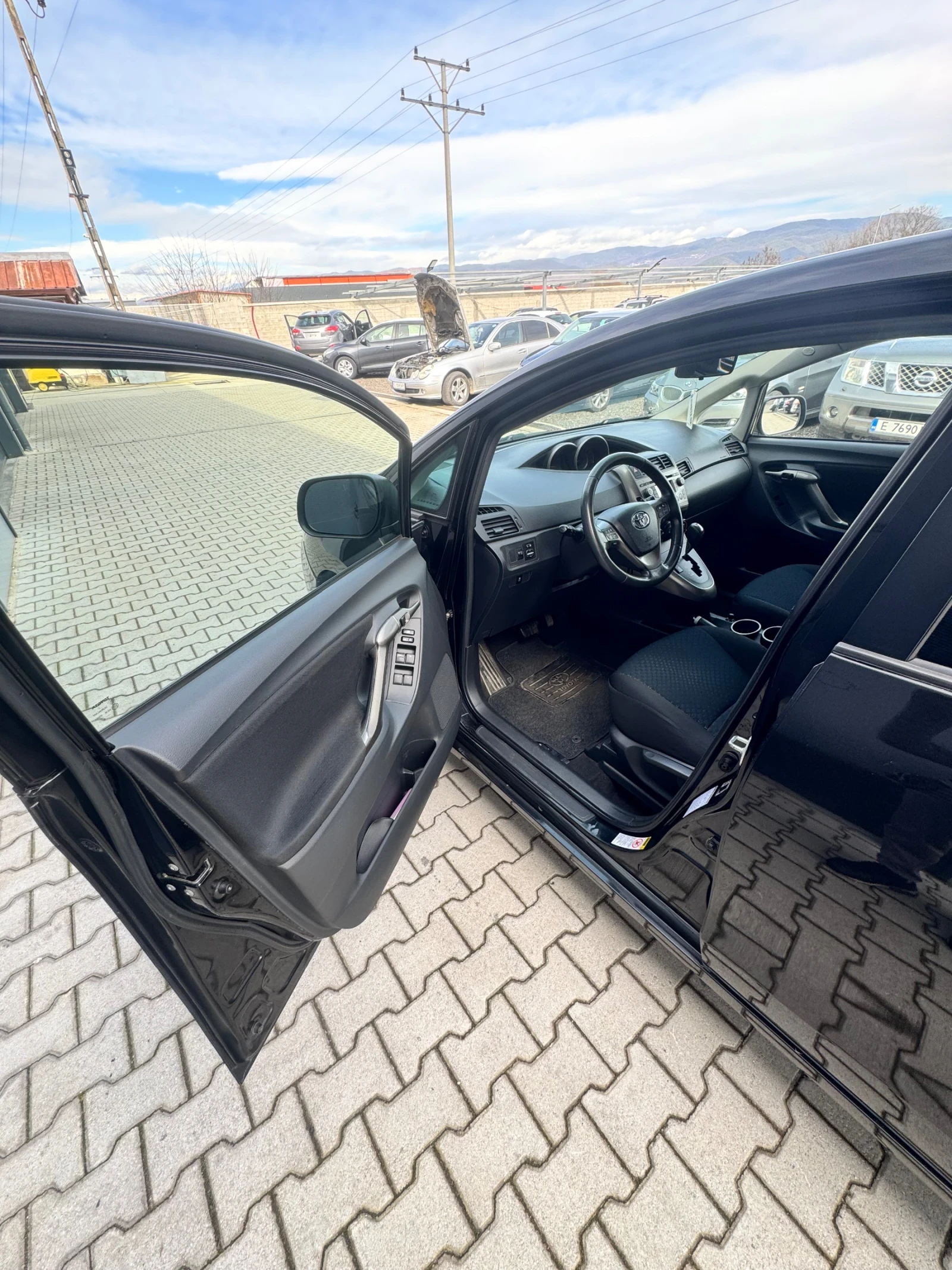 Toyota Verso 2.2 D4D 6+ 1 - изображение 5