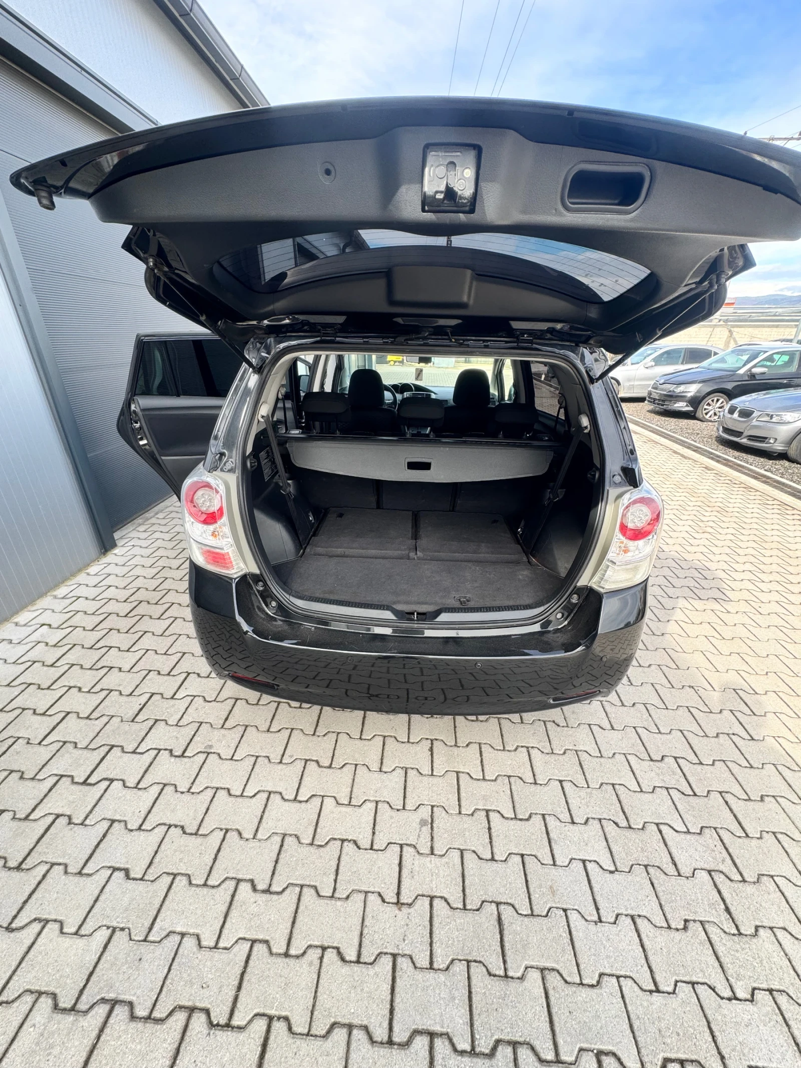 Toyota Verso 2.2 D4D 6+ 1 - изображение 8