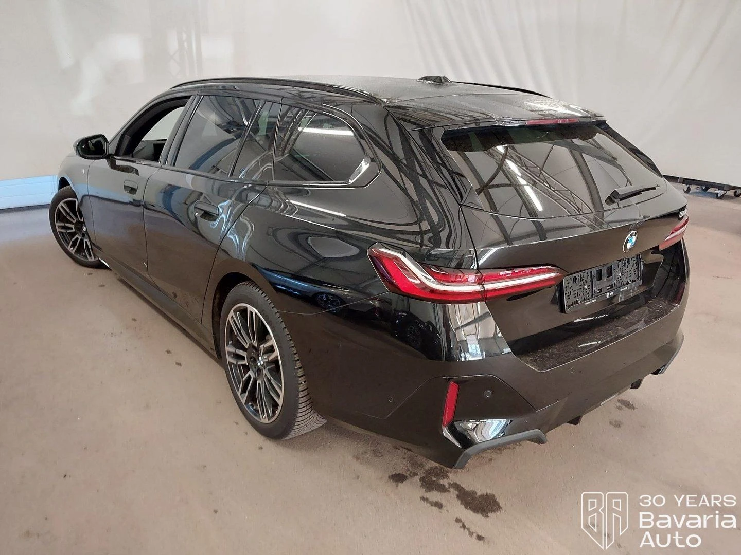 BMW 520 d Touring M Sport Paket Steptronic - изображение 2