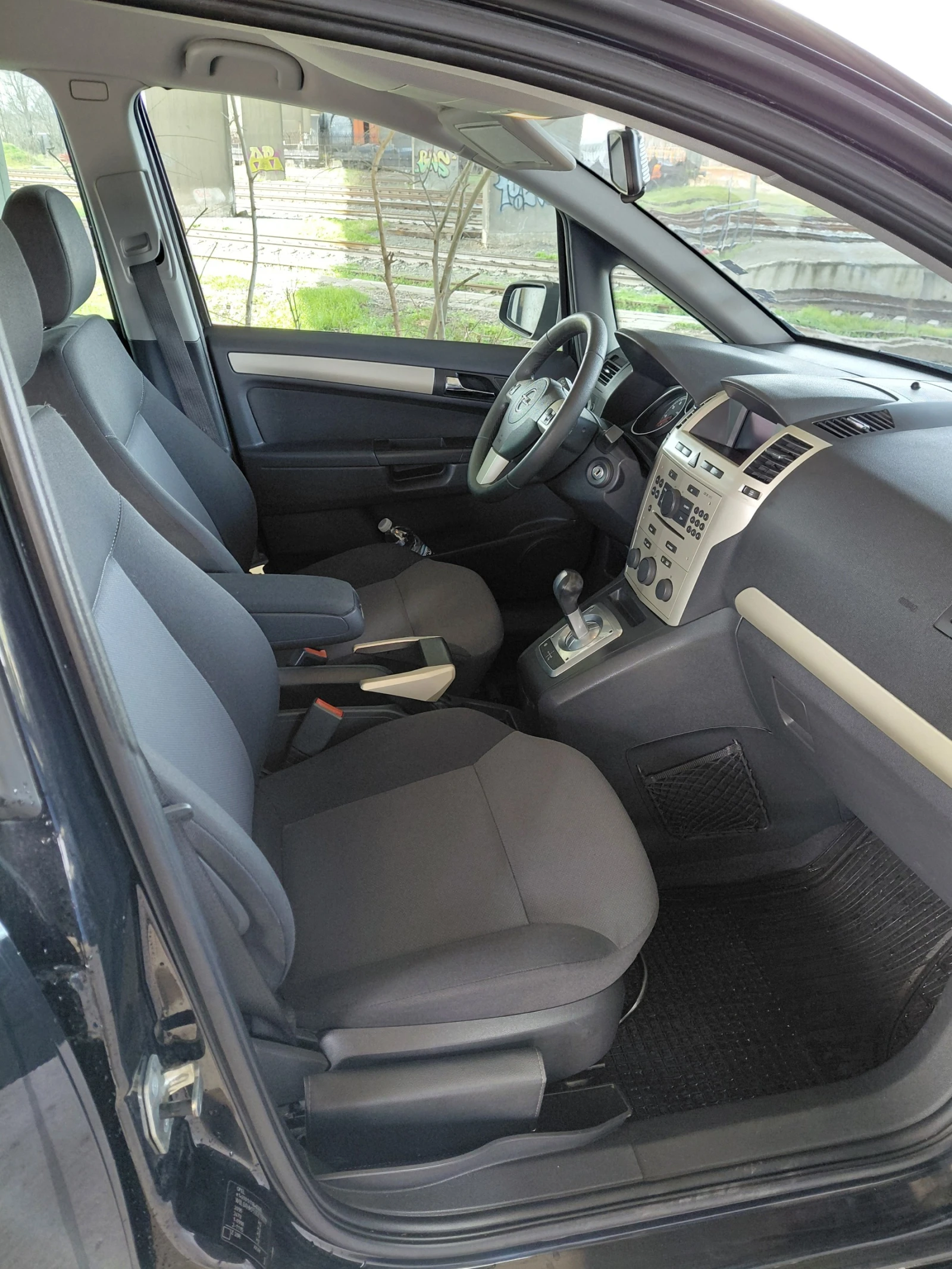 Opel Zafira 1.8i / 130 000 ��. / ��� | Mobile.bg � ����������� 9