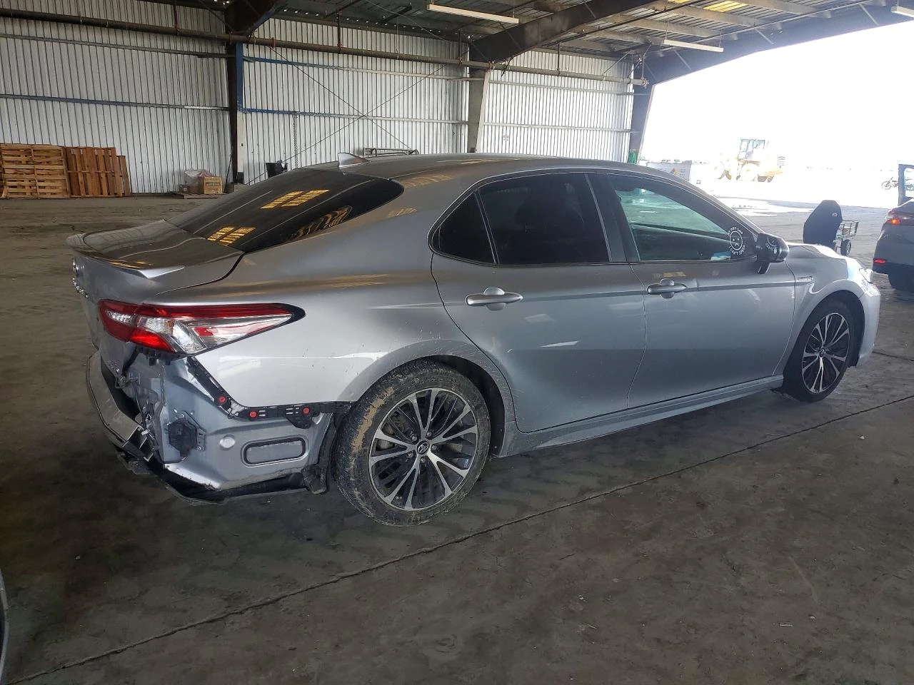 Toyota Camry 2.5l Hybrid Se* LE CVT, снимка 3 - Автомобили и джипове - 54235451