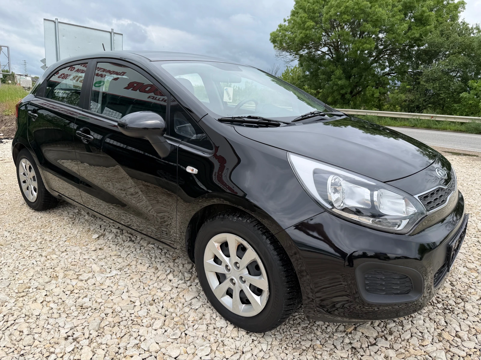 Kia Rio 1.25i 16v/85p.s-klima/5 vrati-Euro 5, снимка 2 - Автомобили и джипове - 54662094