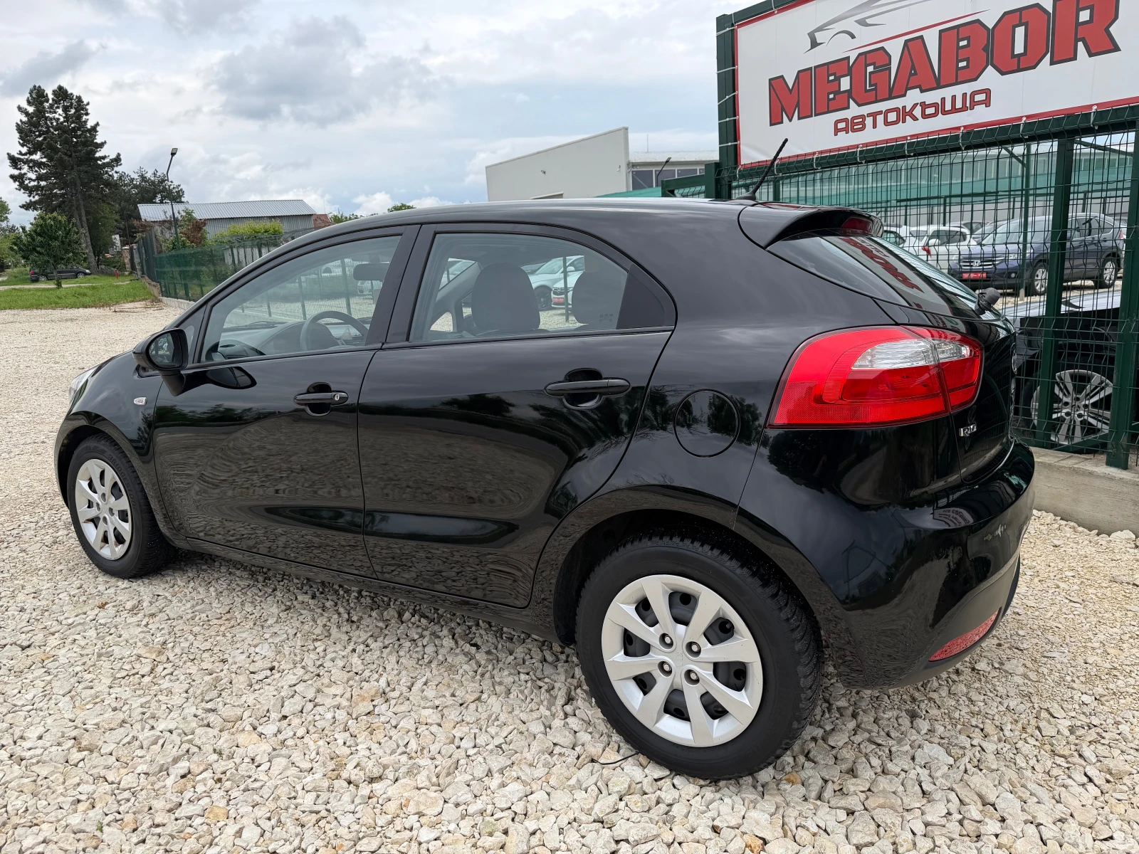 Kia Rio 1.25i 16v/85p.s-klima/5 vrati-Euro 5, снимка 4 - Автомобили и джипове - 54662094
