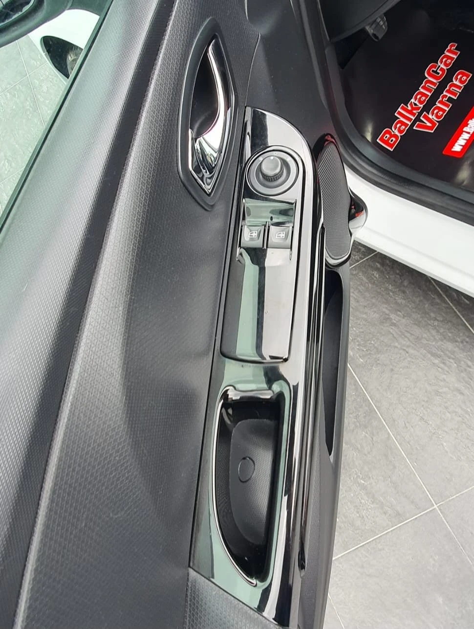 Renault Clio 4ser.1.5dci 90cv 141хил.кл., снимка 9 - Автомобили и джипове - 54710139