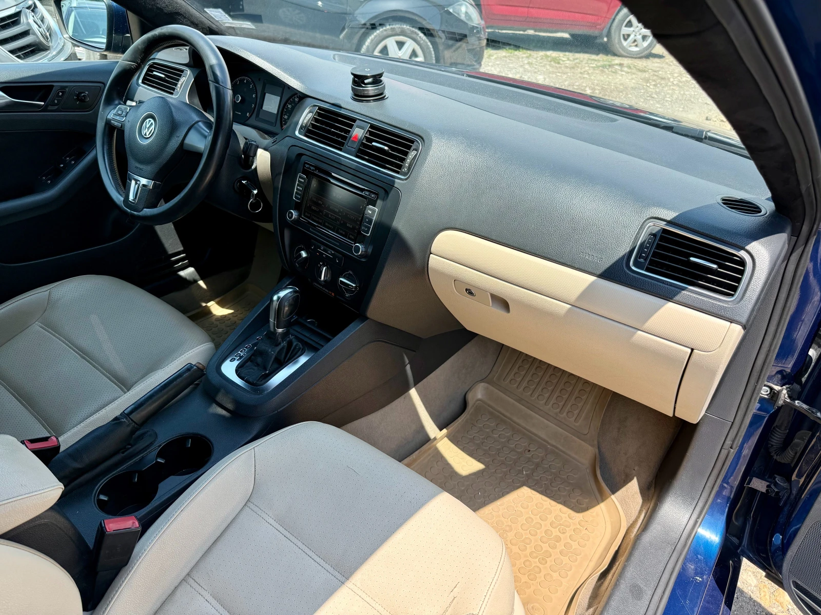 VW Jetta, снимка 8 - Автомобили и джипове - 54776784