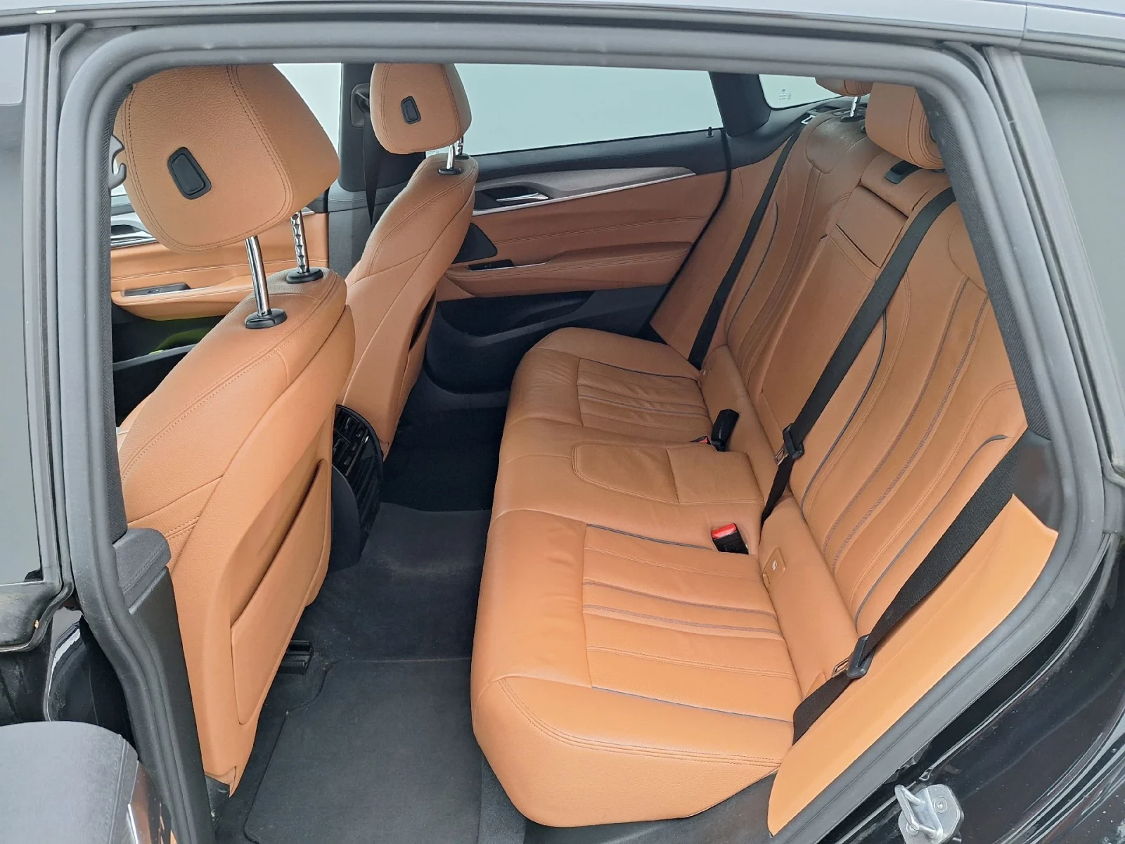 BMW 6 GT 620d xDrive Leather Navi LED , снимка 8 - Автомобили и джипове - 56205508