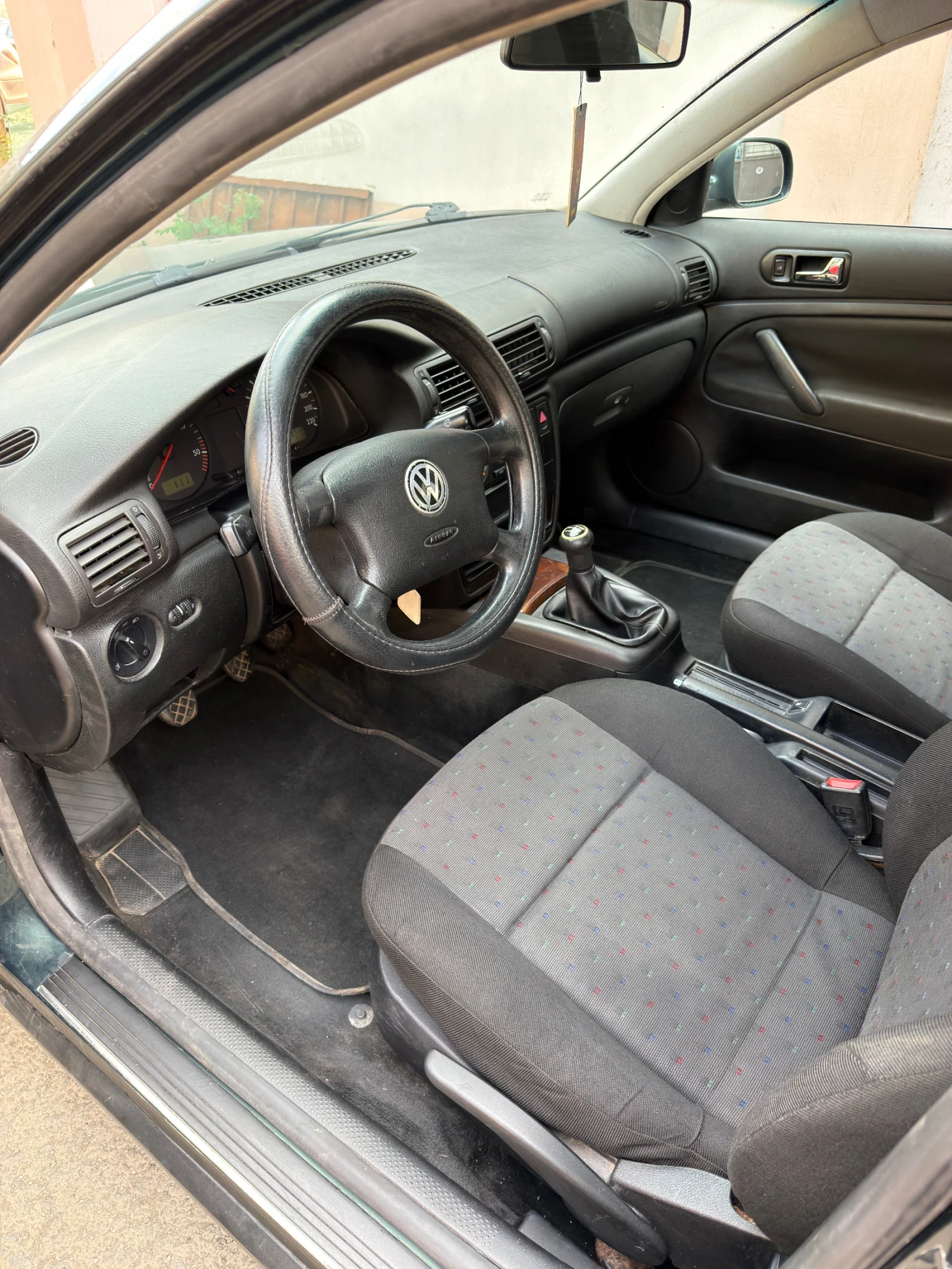 VW Passat 1.9 Tdi 110 , снимка 11 - Автомобили и джипове - 56228069