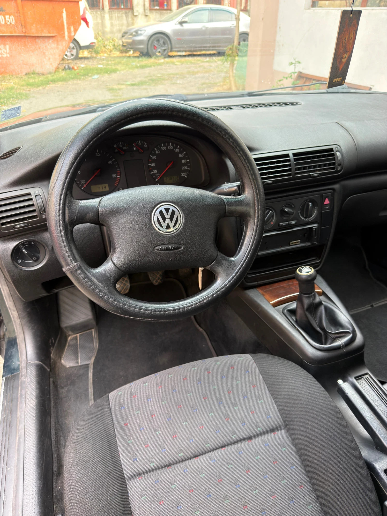 VW Passat 1.9 Tdi 110 , снимка 6 - Автомобили и джипове - 56228069